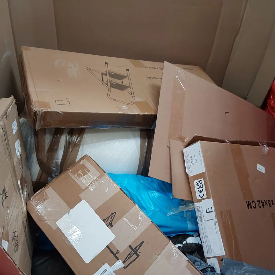 PALLET OF ASSORTED ITEMS INCLUDING: CABINET, VACUUM CLEANER, HEATED BLANKET, FREESTANDING DOUBLE INDUCTION HOB, ROLLING STOOL
