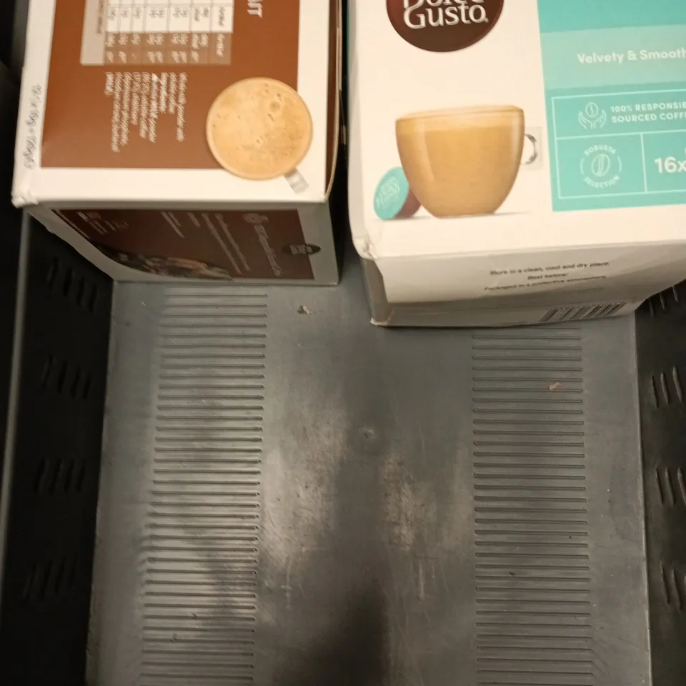 APPROXIMATELY 5 ASSORTED FOOD/DRINK PRODUCTS TO INCLUDE PENCIL SWEETS, GRIND COFFEE, DOLCE GUSTO ETC 