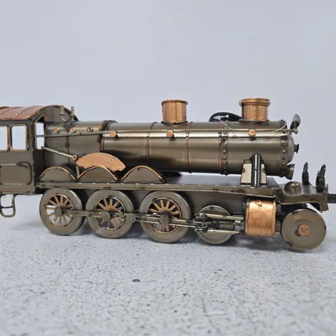 BOXED HARVEY MAKIN STEAM TRAIN ORNAMENT