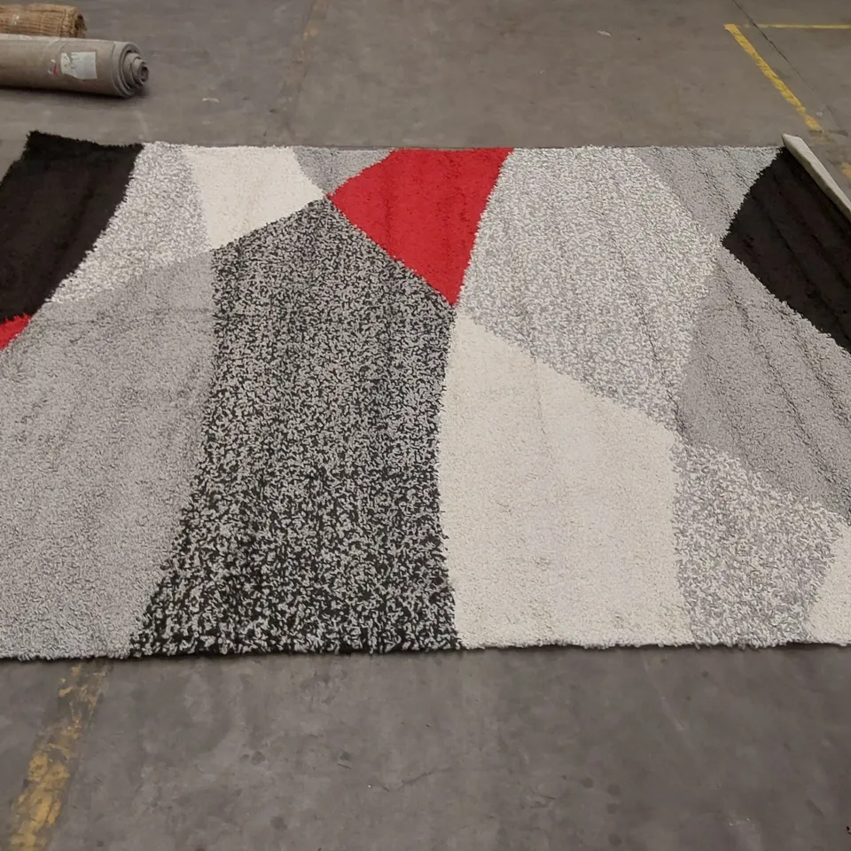 AVERI SHAGGY GREY/RED/BLACK RUG // SIZE: 300 X 400cm