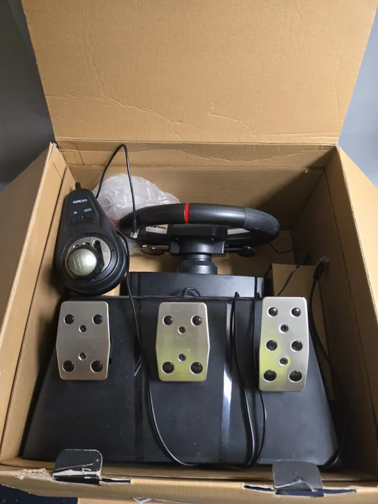 Lot 1020: BOXED MAXX TECH FORCE FEEDBACK RACING WHEEL KIT - 5283055 ...
