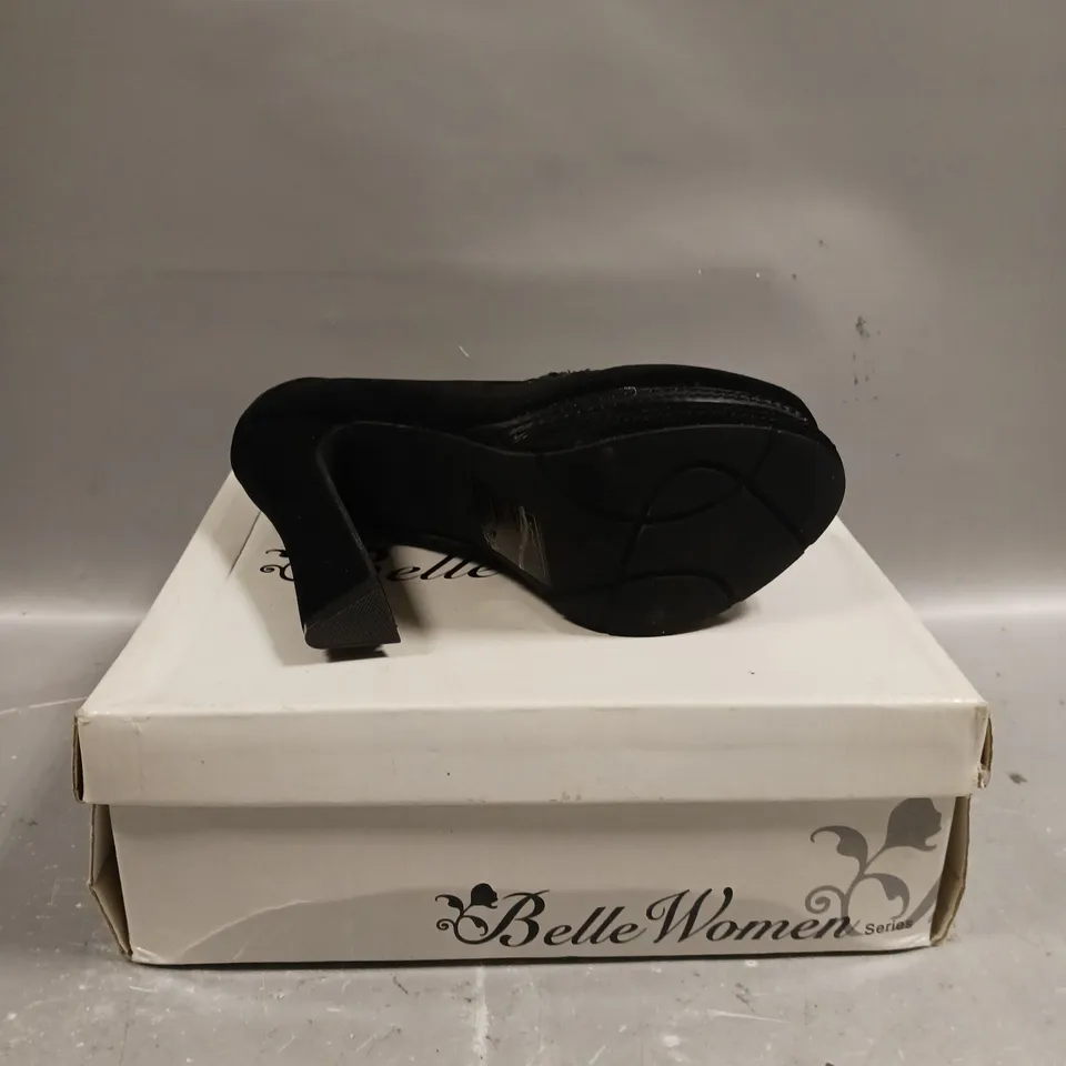 BOXED PAIR OF BELLE WOMENS HIGH HEEL SLIP ON SHOES IN BLACK - SIZE 4