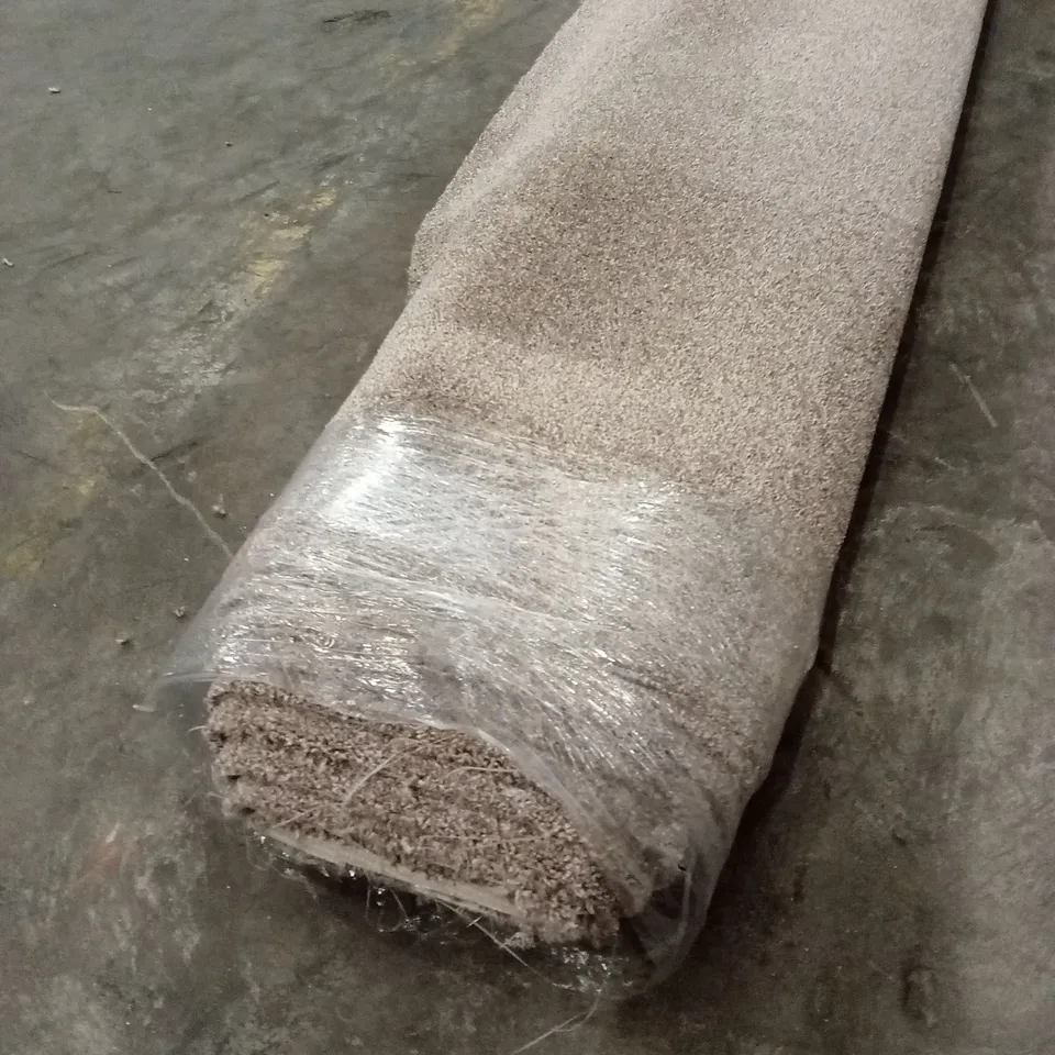 ROLL OF QUALITY COMFORT TWIST CAMEL CARPET // APPROX SIZE; 2.55 x 5m
