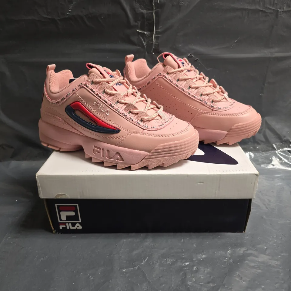BOXED PAIR OF FILA DISRUPTOR II PREMIUM REPEAT TRAINERS IN PINK SIZE UK 6