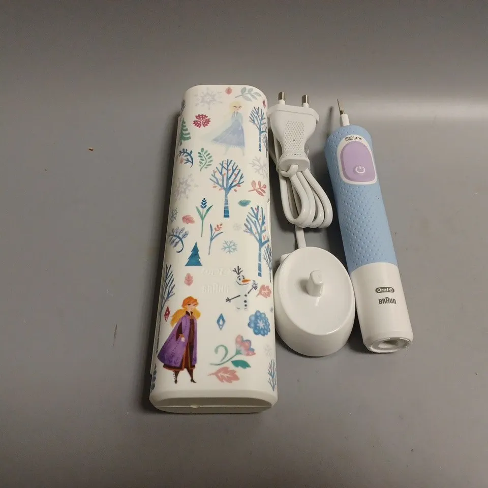 BOXED ORAL-B FROZEN PRO KIDS 3+ SPECIAL EDITION TOOTHBRUSH