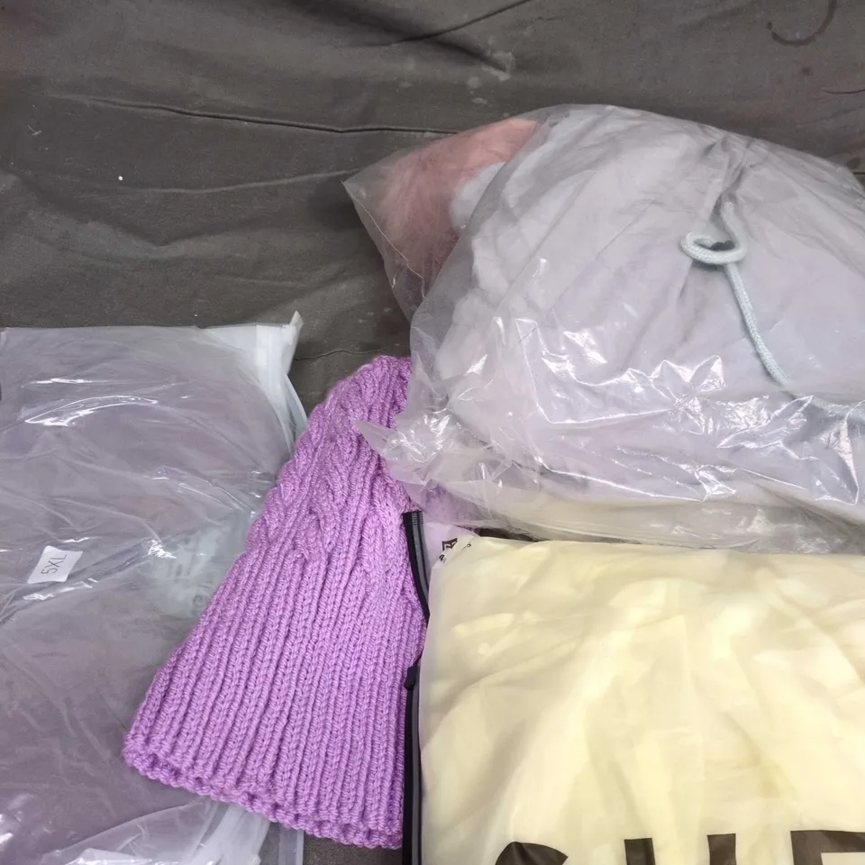 APPROXIMATELY 20 ASSORTED CLOTHING PRODUCTS IN VARIOUS STYLES & SIZES TO INCLUDE JACKETS, T-SHIRTS, DRESSES ETC