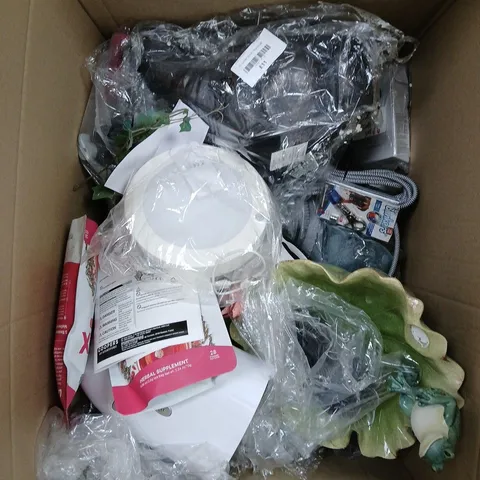 APPROXIMATELY 10 ASSORTED HOUSEHOLD PRODUCTS TO INCLUDE SAFETY LIGHT, HERBAL TEA, GARDEN DΓCOR ETC
