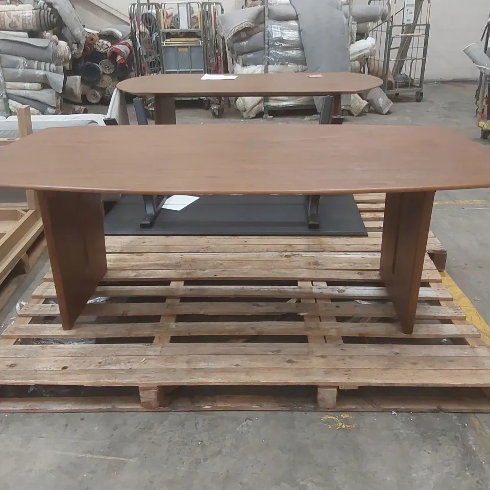 DESIGNER WOODEN DINING TABLE