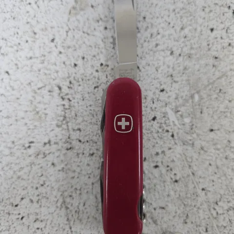 SWISS ARMY KNIFE – RED POCKET MULTI-TOOL WITH KEYRING