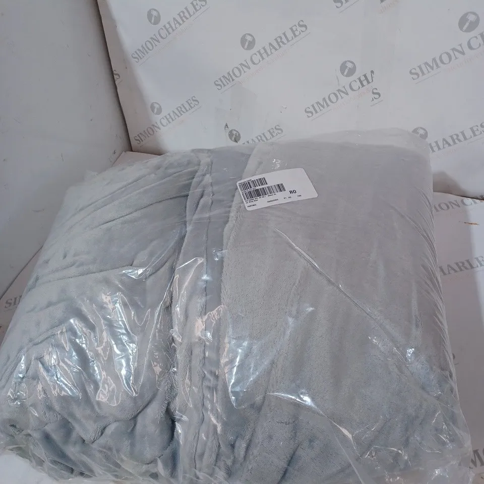 COZEE HOME CRUSHED VELVET AND VELVETSOFT 4 PIECE DUVET SET IN GREY - KING SIZE