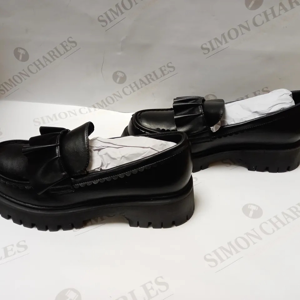 DESIGNER KOI VEGAN PLATFORM SHOES IN BLACK SIZE 6