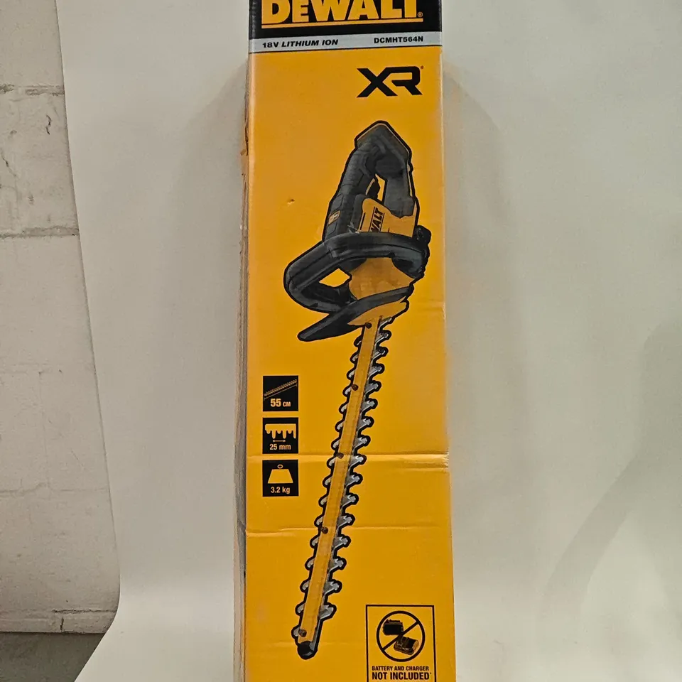 BOXED DEWALT XR 55CM HEDGE TRIMMER - DCMHT564N