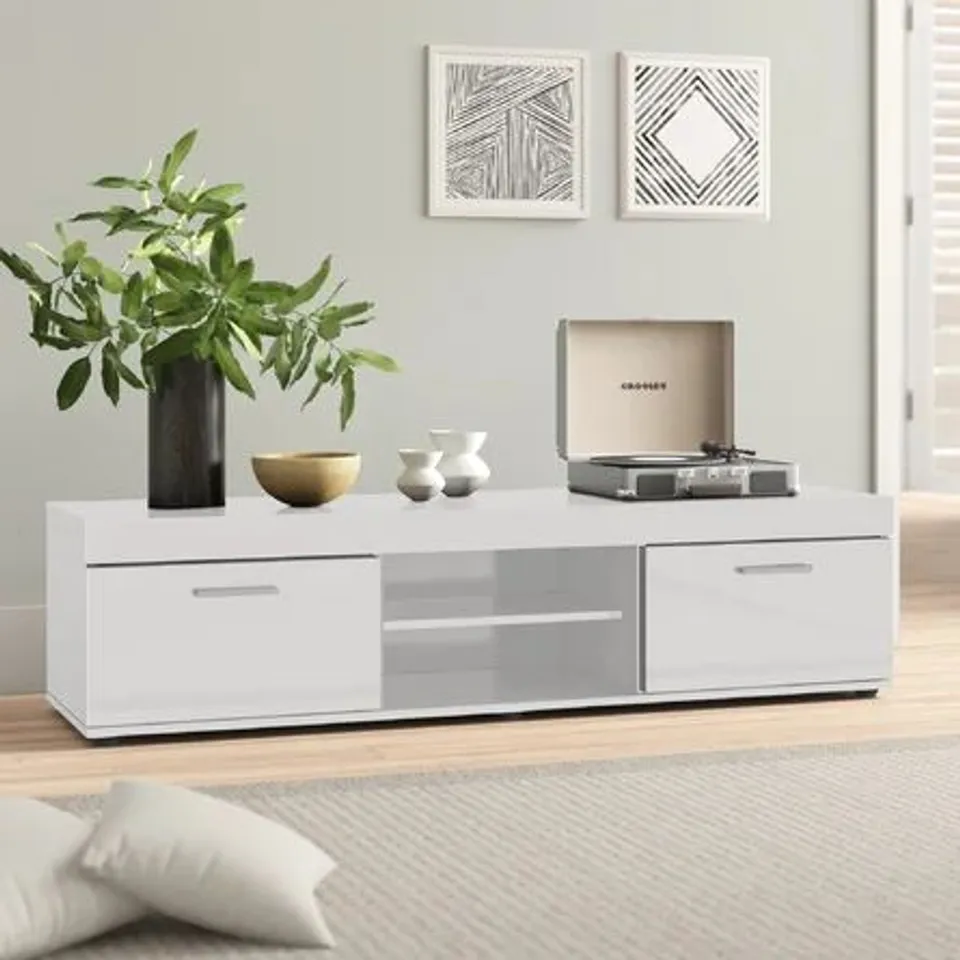 BOXED EDGEWARE URBAN TV STAND WHITE (1 BOX)