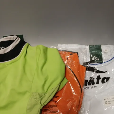 APPROXIMATELY 30 ASSORTED BUKTA SPORTWEAR PRODUCTS TO INCLUDE JACKETS, SHORTS, SWEATERS ETC