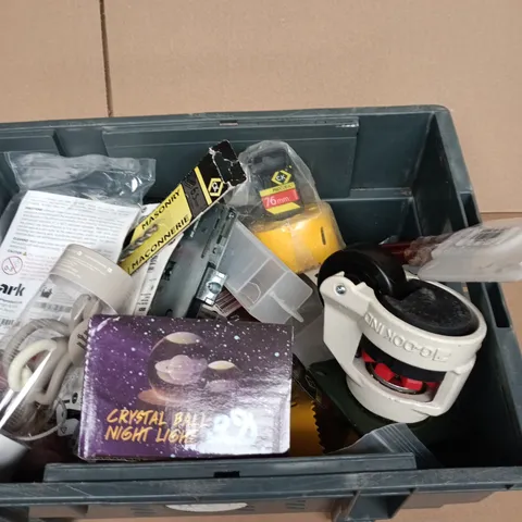 BOX OF APPROXIMATELY 10 ASSORTED GOODS INCLUDING CRYSTAL BALL NIGHTLIGHT, MATCHSTICK MONKEY AND MASONRY DRILL BIT