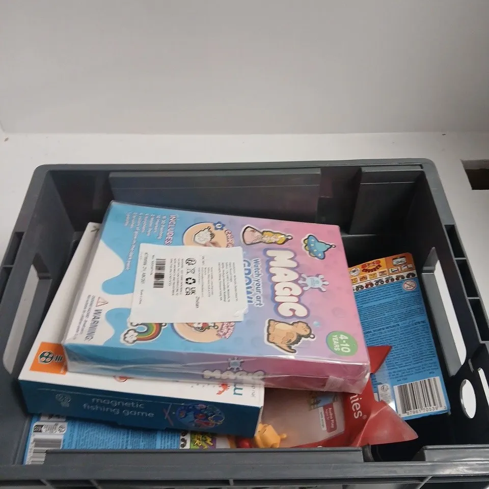 TOTE OF APPROXIMATELY 10 ASSORTED TOYS INCLUDING, HOT WHEEL MONSTER TRUCKS MOOD CRUSHER, MAGNETIC FISHING GAME AND TONIES AUDIO CHARACTER TO TONIEBOX