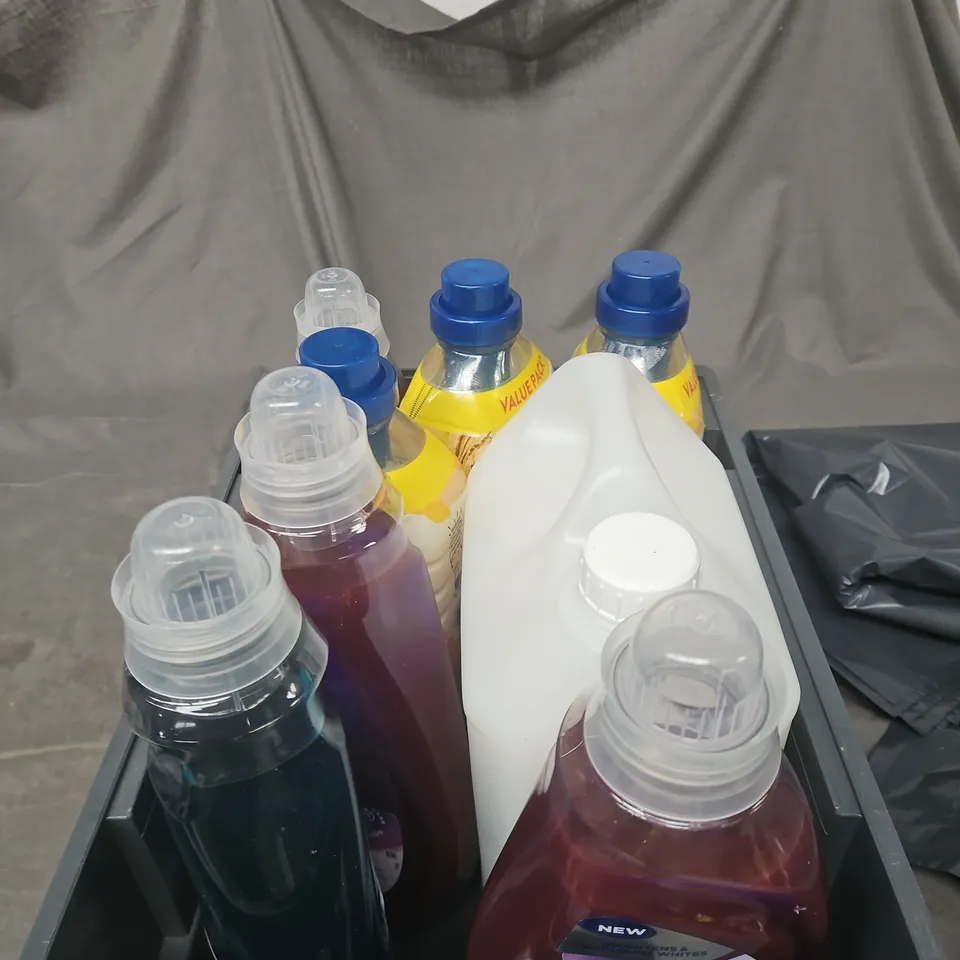 APPROXIMATELY 8 ASSORTED HOUSEHOLD LIQUID INCLUDING PERSIL WONDER WASH AND LENOR CONDITIONER 