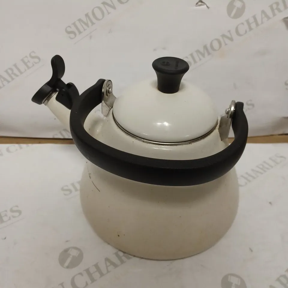 LE CREUSET STOVETOP KETTLE 1.6L