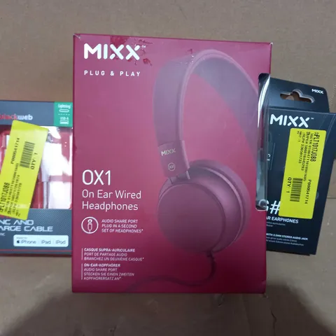 BOX OF APPROXIMATELY 10 ASSORTED ELECTRICAL ITEMS TO INCLUDE BLACKWEB SYNC & CHARGE CABLE, MIXX 0X1 ON-EAR WIRED HEADPHONES, MIXX G# IN-EAR EARPHONES, ETC