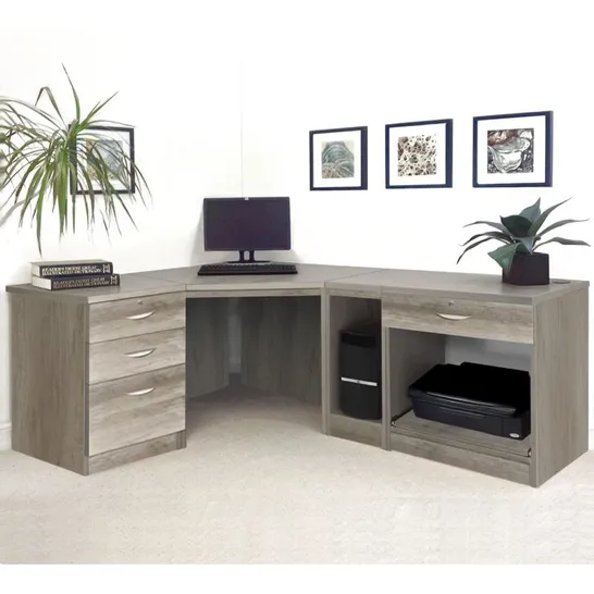 Lot 2326: BOXED BRIE L-SHAPE COMPUTER DESK (3 BOXES) - 5081204 | Simon ...