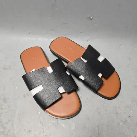 UNBOXED PAIR OF HERMES SLIP ON SANDALS - 9