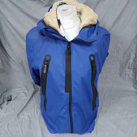 GAMMON BLUE SHELL JACKET WITH FAUX SHEARLING LINING – SIZE M – STYLED IN ITALY