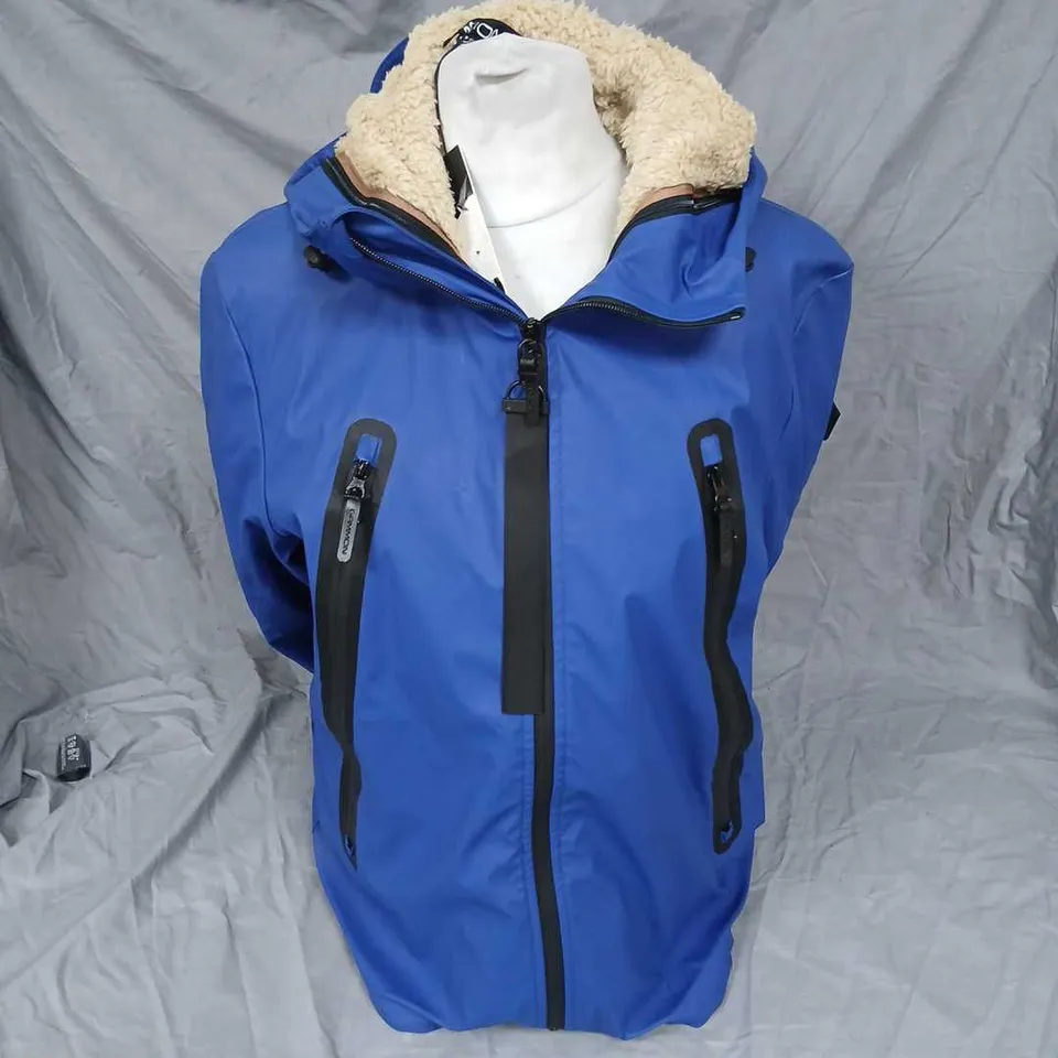 GAMMON BLUE SHELL JACKET WITH FAUX SHEARLING LINING – SIZE M – STYLED IN ITALY