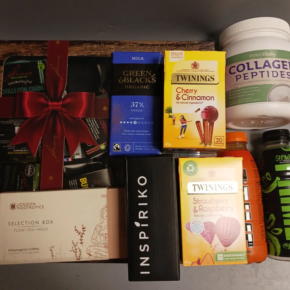 BOX OF APPROX 6 ASSORTED FOOD ITEMS TO INCLUDE - TWININGS STRAWBERRY & RASBERRY - PRIME ORANGE - JDSEASONINGS GIFTBOX ETC