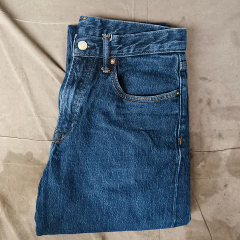 GAP RELAXED TAPER JEANS IN BLUE SIZE 30/32