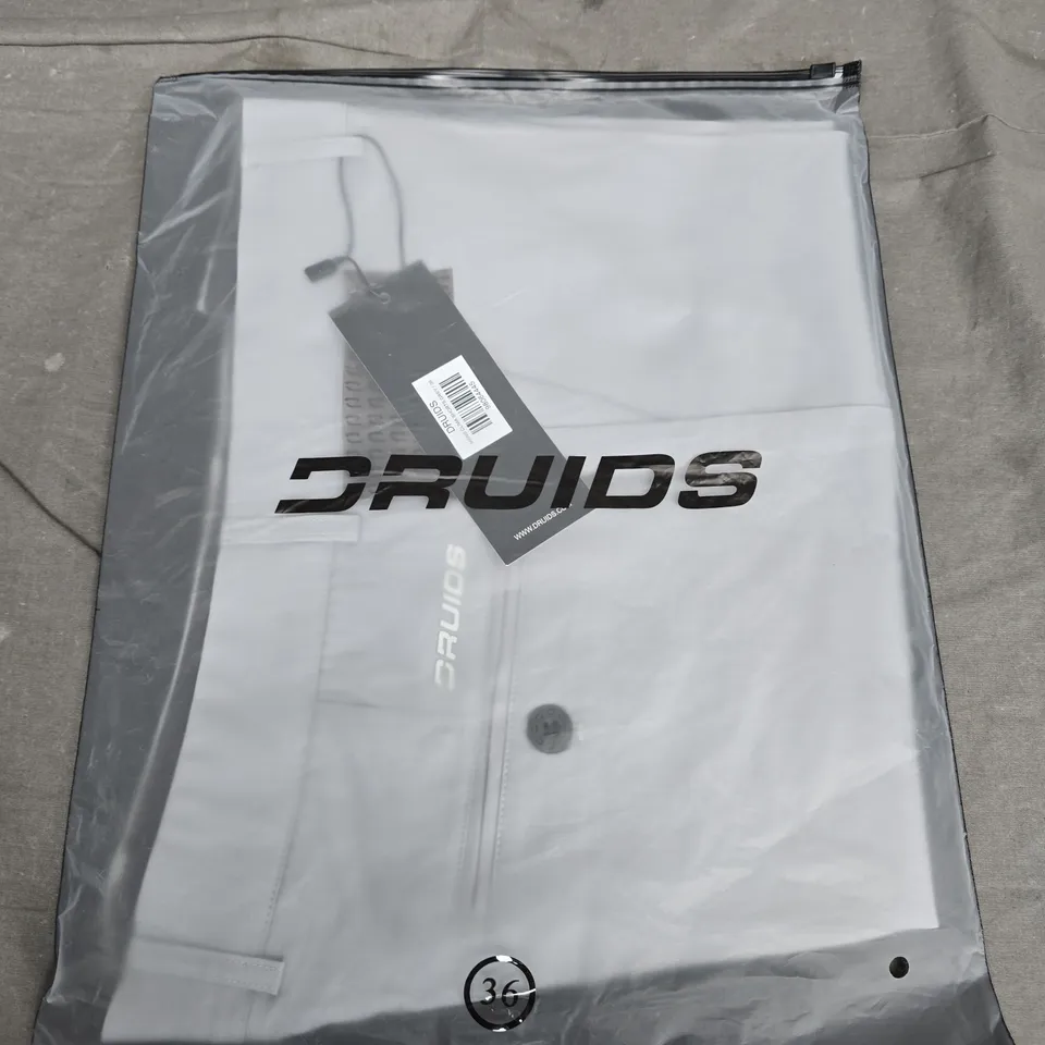 BAGGED DRUIDS MENS CLIMA SHORTS IN GREY - SIZE 36