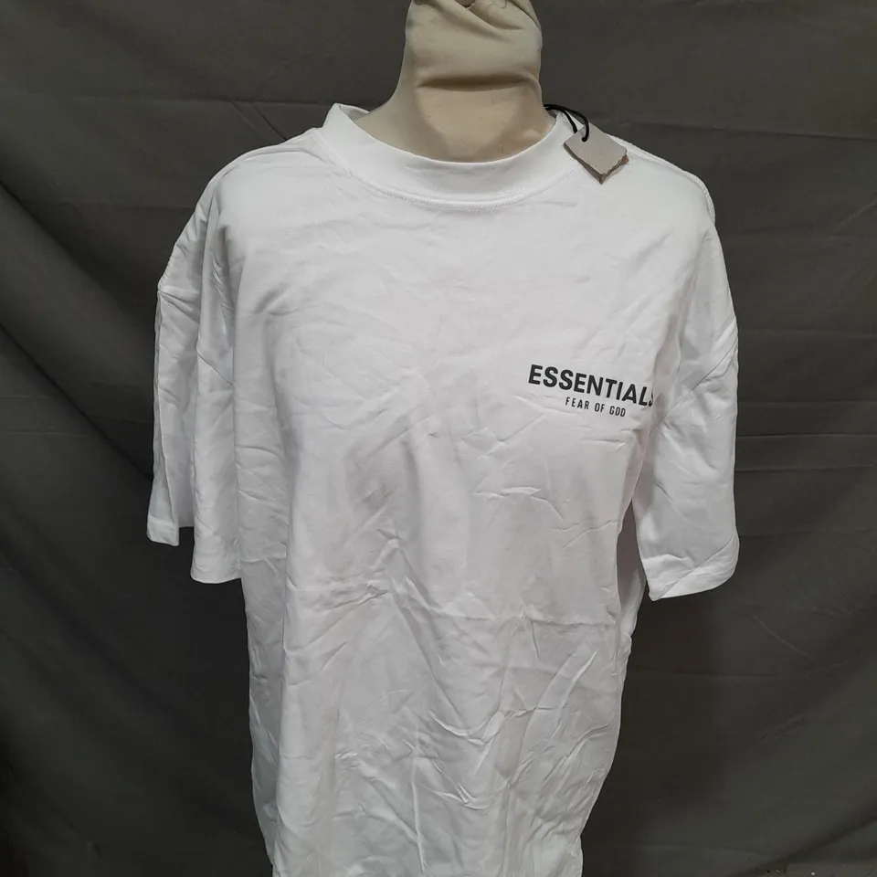 ESSENTIALS WHITE T-SHIRT - MEDIUM