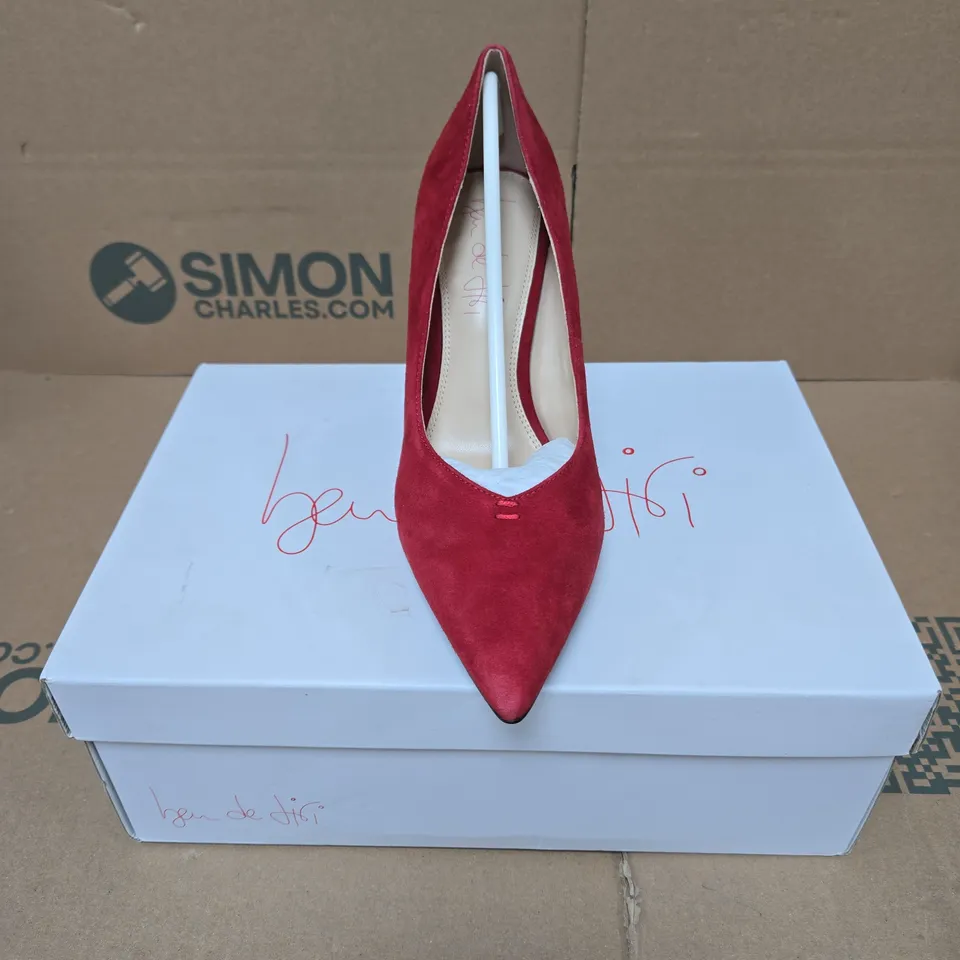 BEN DE LISI RED SUEDE HIGH HEEL PUMPS – WOMEN'S FOOTWEAR UK 6 BOXED