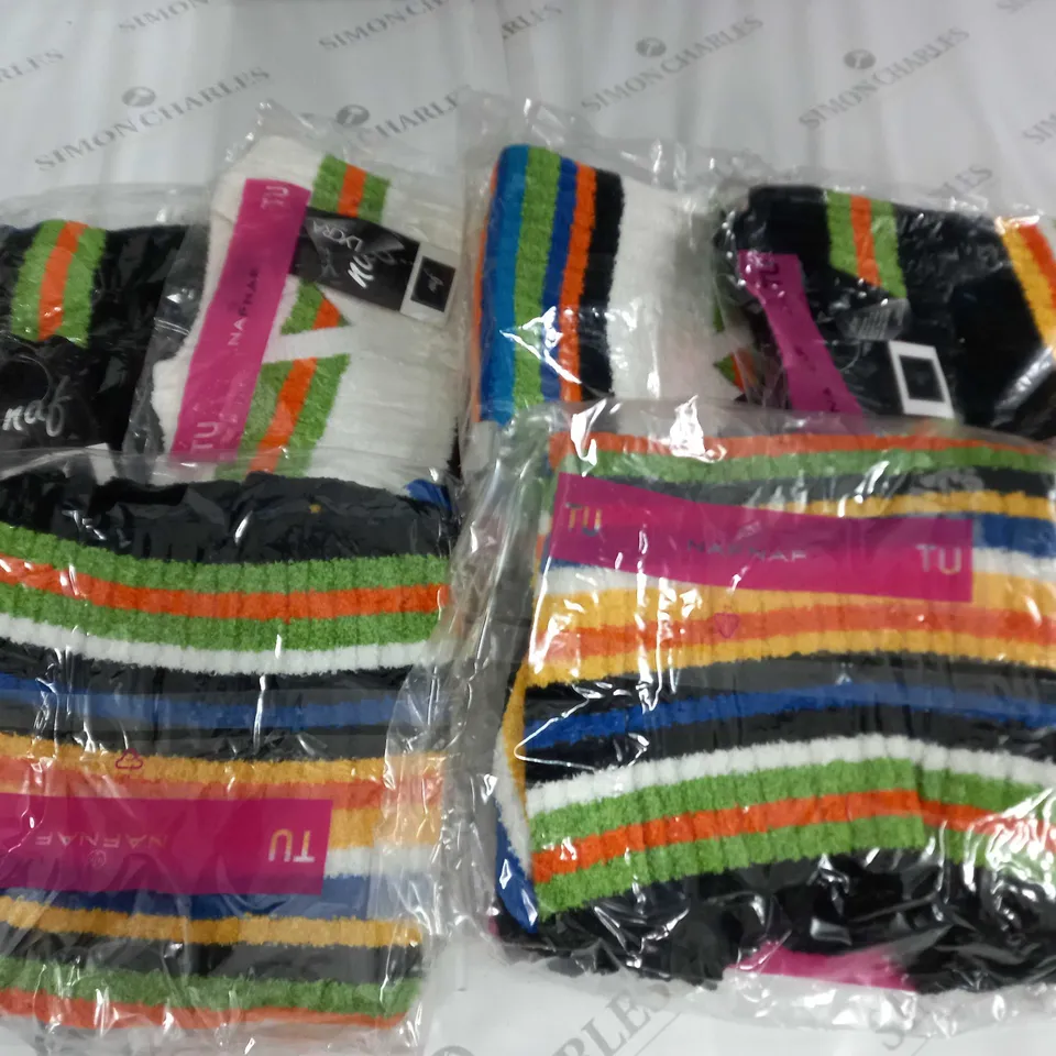 LOT OF 6 ASSORTED CLOTHING ITEMS - VARIOUS SIZES