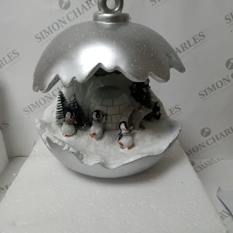 CHRISTMAS DETAILED BAUBLE DECORATION 
