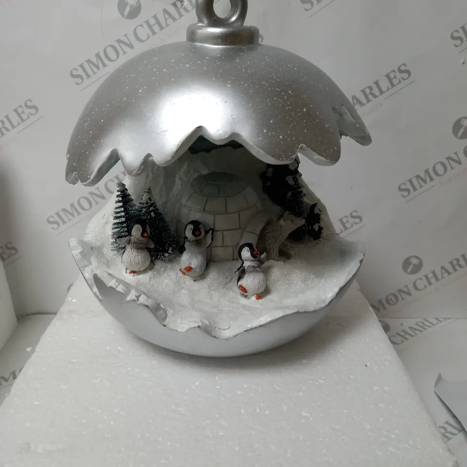 CHRISTMAS DETAILED BAUBLE DECORATION 