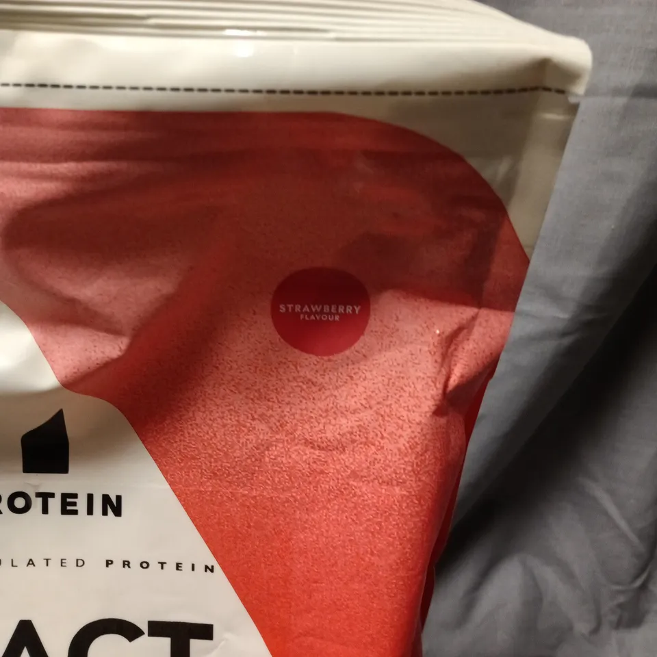 MYPROTEIN IMPACT CASEIN PROTEIN POWDER – STRAWBERRY FLAVOUR, 2.5KG POUCH