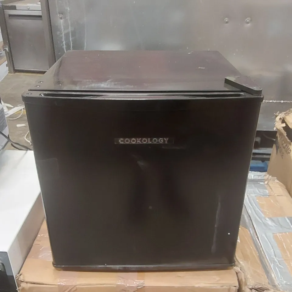 COOKOLOGY MFR45BK/E 45L TABLE TOP MINI FRIDGE WITH CHILLER BOX – BLACK