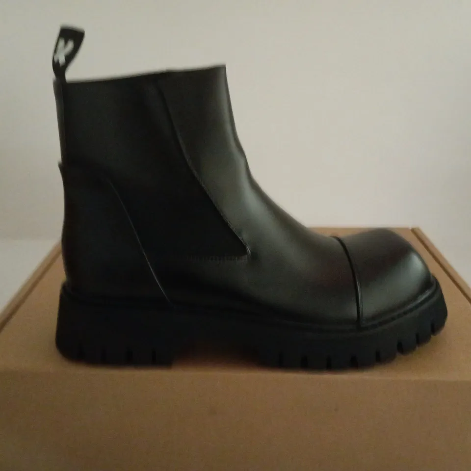BOXED PAIR OF KOI  BLACK LEATHER BOOTS – CHUNKY LUG SOLE - UK SIZE 6