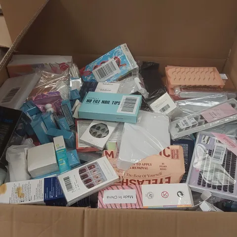 PALLET CONTAINING A VERY LARGE QUANTITY OF ASSORTED COSMETICS ITEMS