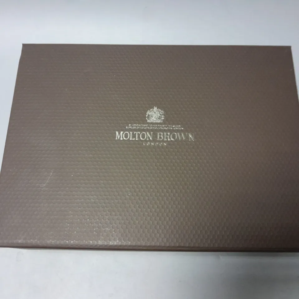 MOLTON BROWN 3-PIECE BEAUTY SET