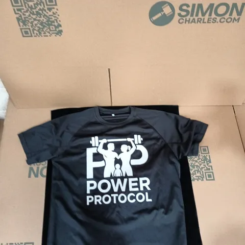 BLACK FITNESS T-SHIRT WITH WEIGHTLIFTING GRAPHIC – SIZE L
