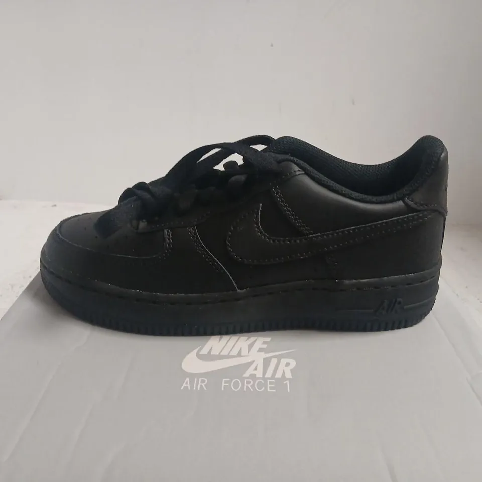 NIKE AIR FORCE 1 LE (GS) BLACK KIDS' SHOES – UK 3