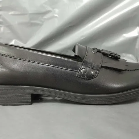 BOXED PAIR OF GEOX LOAFERS IN BLACK UK SIZE 5