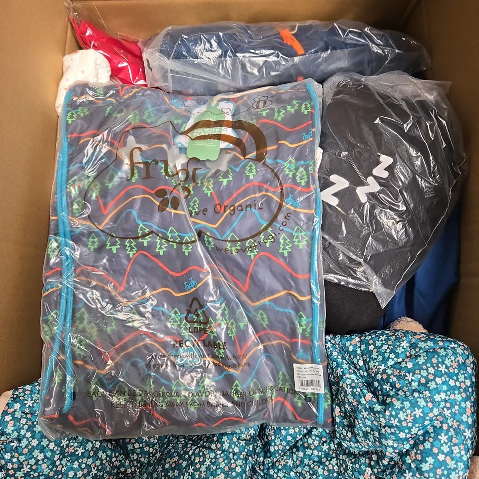 BOX OF APPROXIMATELY 35 ASSORTED KIDS CLOTHING ITEMS TO INCUDE - BAG, PYJAMAS, DRESS, ETC