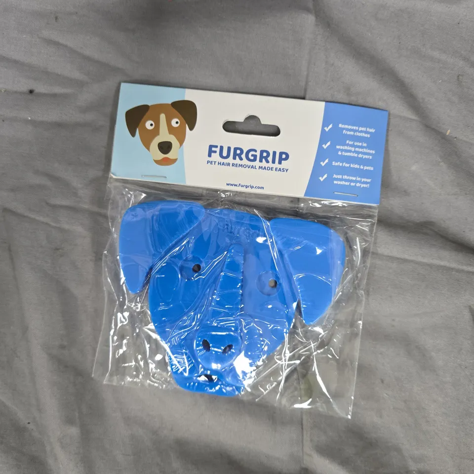 APPROXIMATELY 140 FURGRIP LAUNDRY PET HAIR REMOVERS - DOG