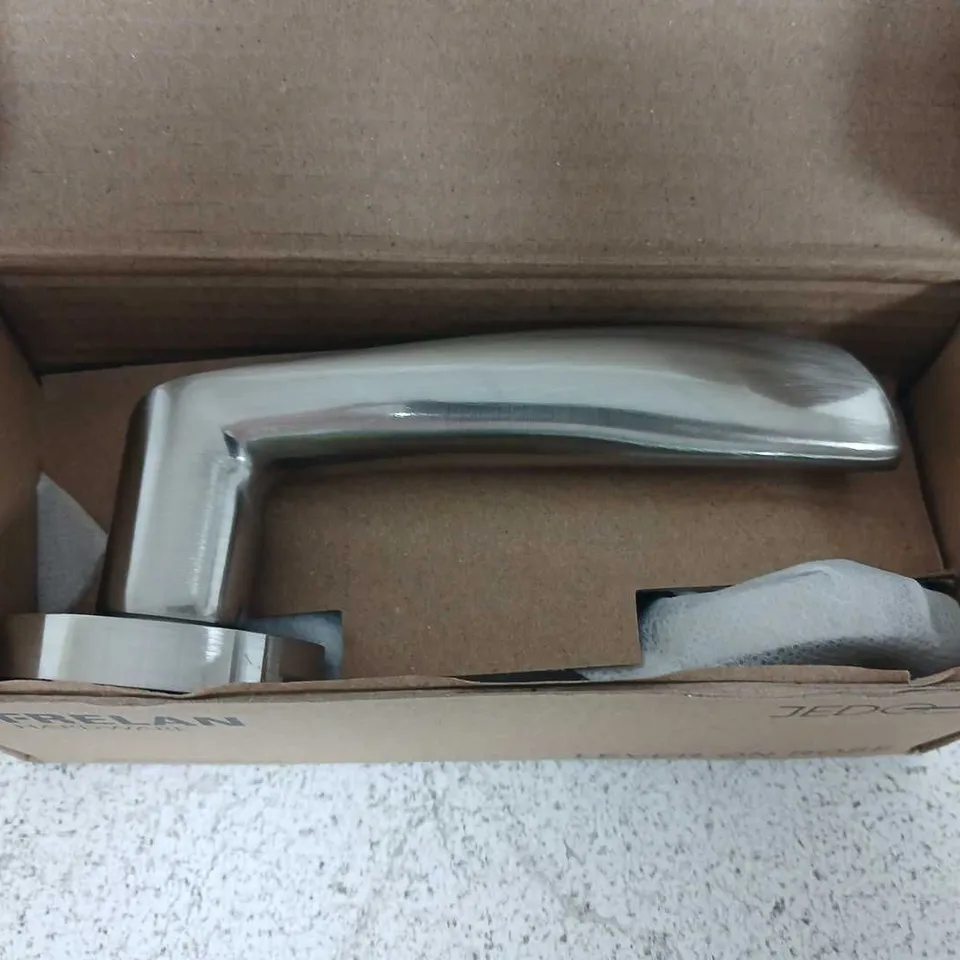 BOXED KONTRAX COMET DOOR HANDLE - SATIN NICKEL - JV845SN