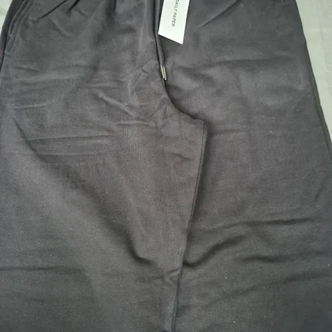 DAILY PAPER ALIAS TRACKPANTS IN BLACK SIZE LARGE