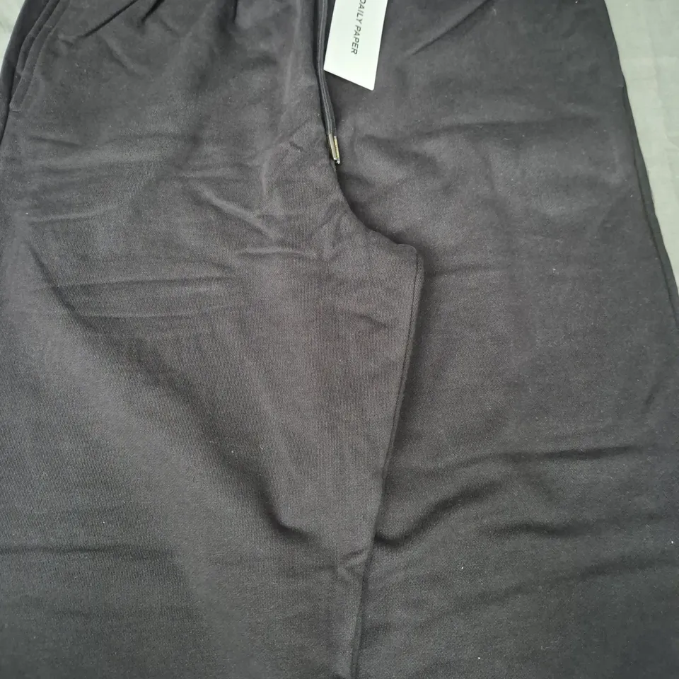 DAILY PAPER ALIAS TRACKPANTS IN BLACK SIZE LARGE