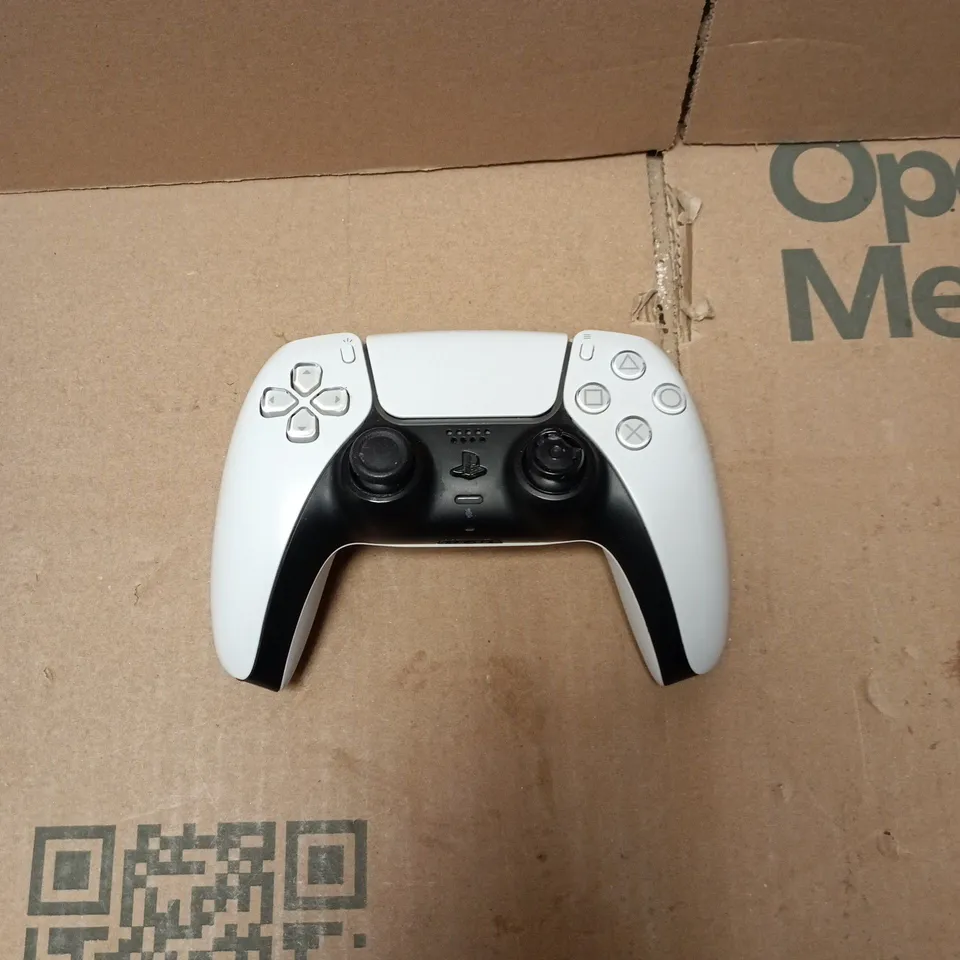 SONY PLAYSTATION 5 DUALSENSE WIRELESS CONTROLLER – WHITE