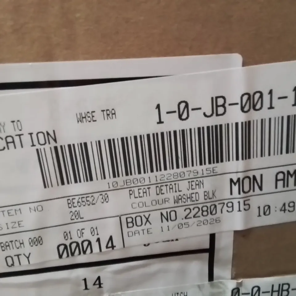 BOXED BRAND NEW APPROXIMATELY 14 SIMPLY BE PLEAT DETAIL JEANS WASHED BLZCK SIZE 20L